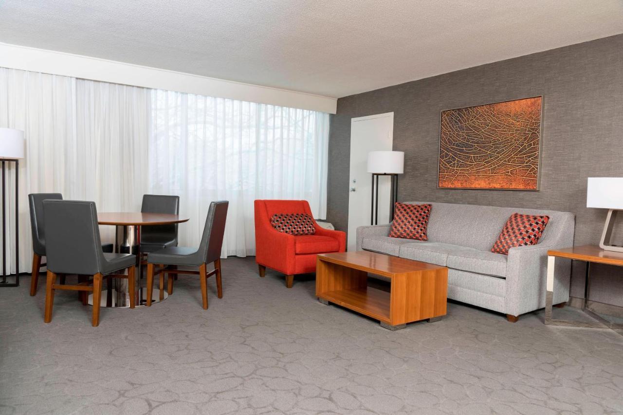 Sonesta Hotel Grand Rapids Airport Kentwood Extérieur photo