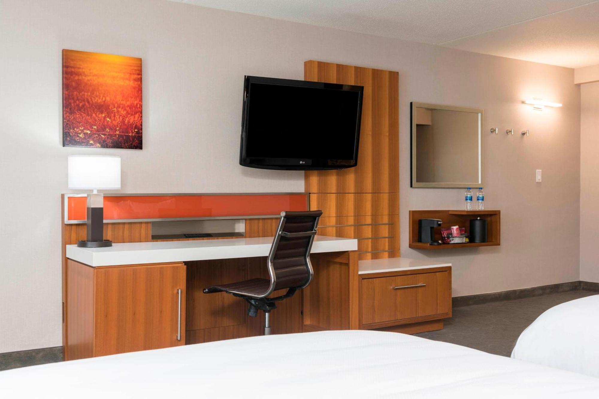 Sonesta Hotel Grand Rapids Airport Kentwood Extérieur photo