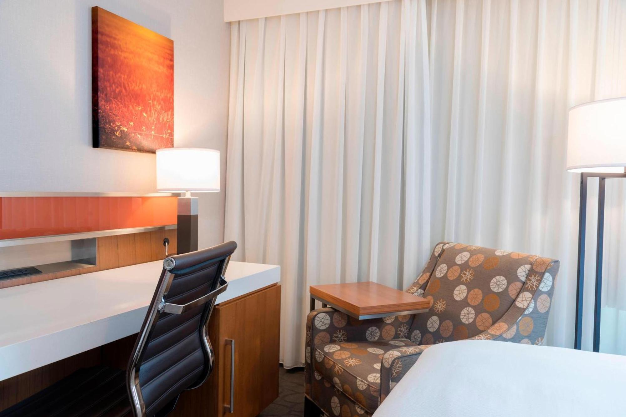 Sonesta Hotel Grand Rapids Airport Kentwood Extérieur photo