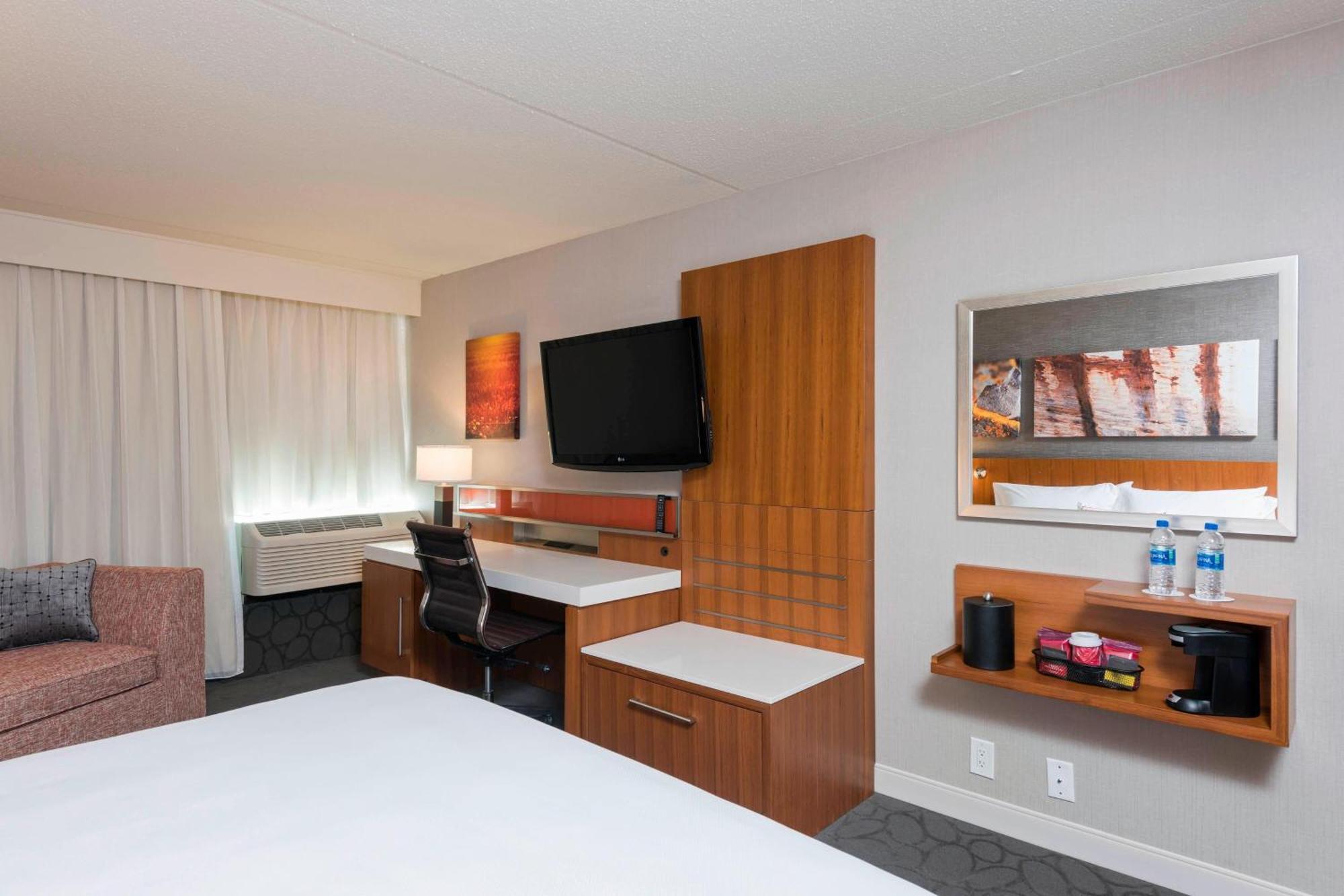 Sonesta Hotel Grand Rapids Airport Kentwood Extérieur photo