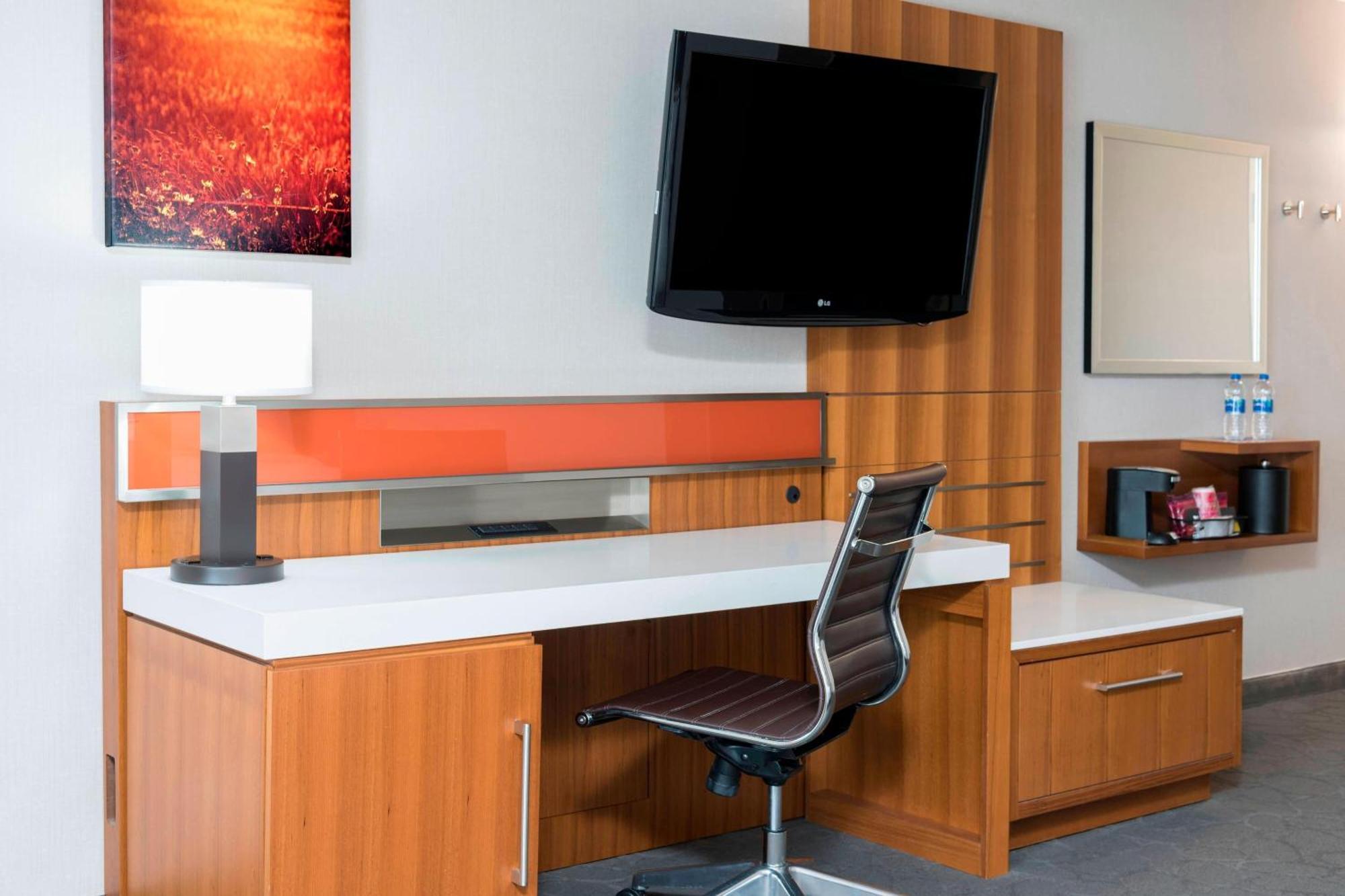 Sonesta Hotel Grand Rapids Airport Kentwood Extérieur photo