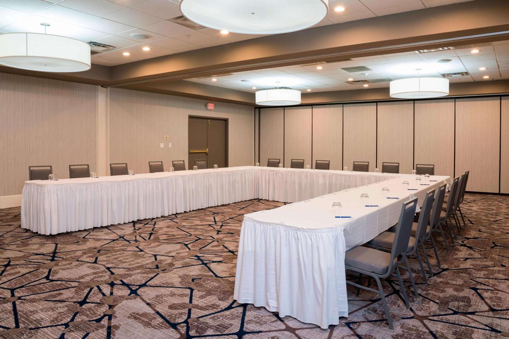 Sonesta Hotel Grand Rapids Airport Kentwood Extérieur photo