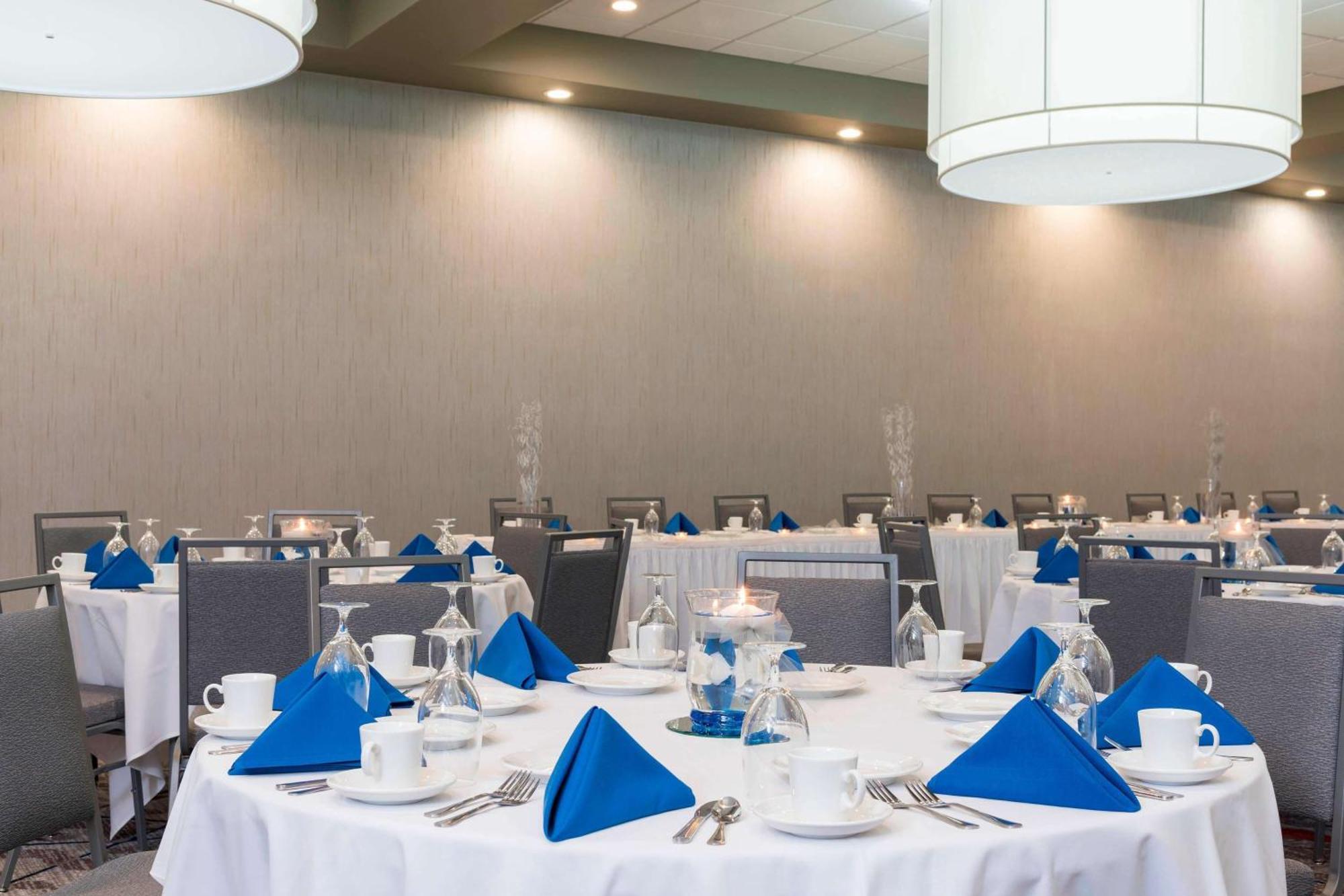 Sonesta Hotel Grand Rapids Airport Kentwood Extérieur photo