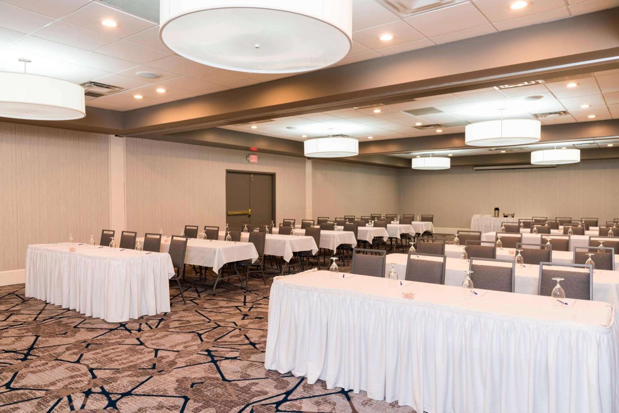 Sonesta Hotel Grand Rapids Airport Kentwood Extérieur photo