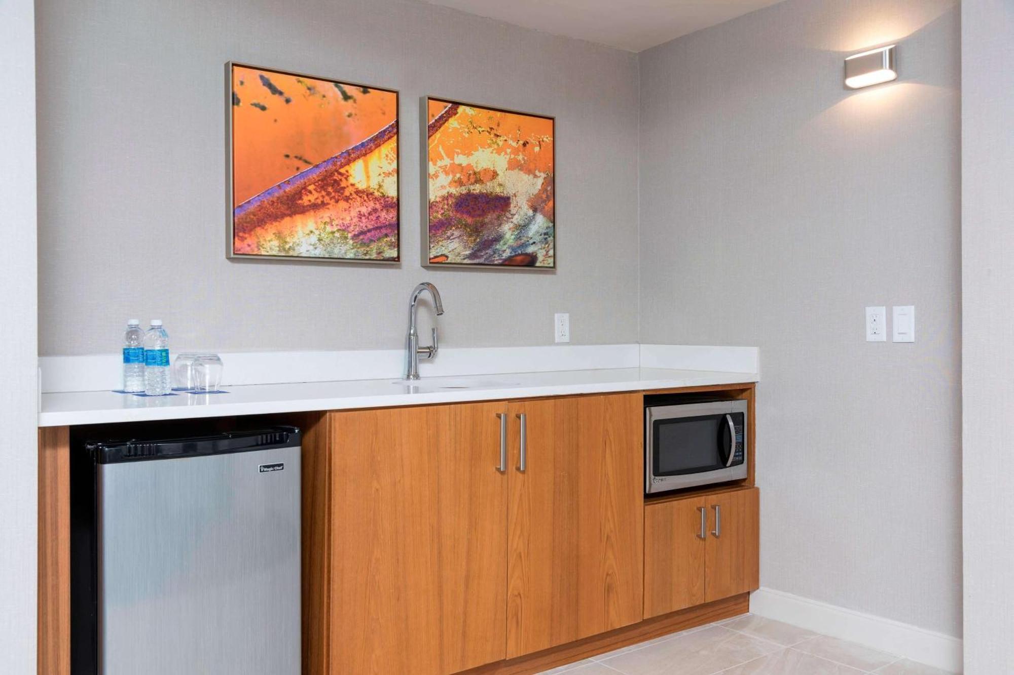 Sonesta Hotel Grand Rapids Airport Kentwood Extérieur photo